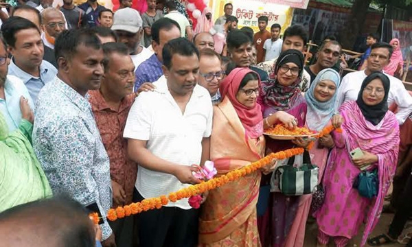 ঠাকুরগাঁওয়ে শিল্প পণ্য বাণিজ্য মেলা উদ্বোধন
